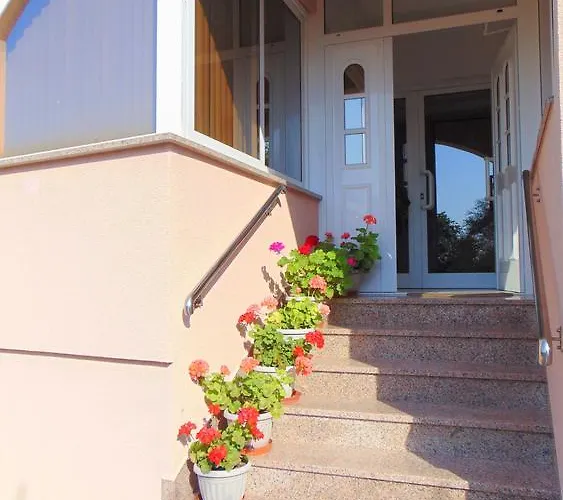 לינה וארוחת בוקר Pansion Kardum